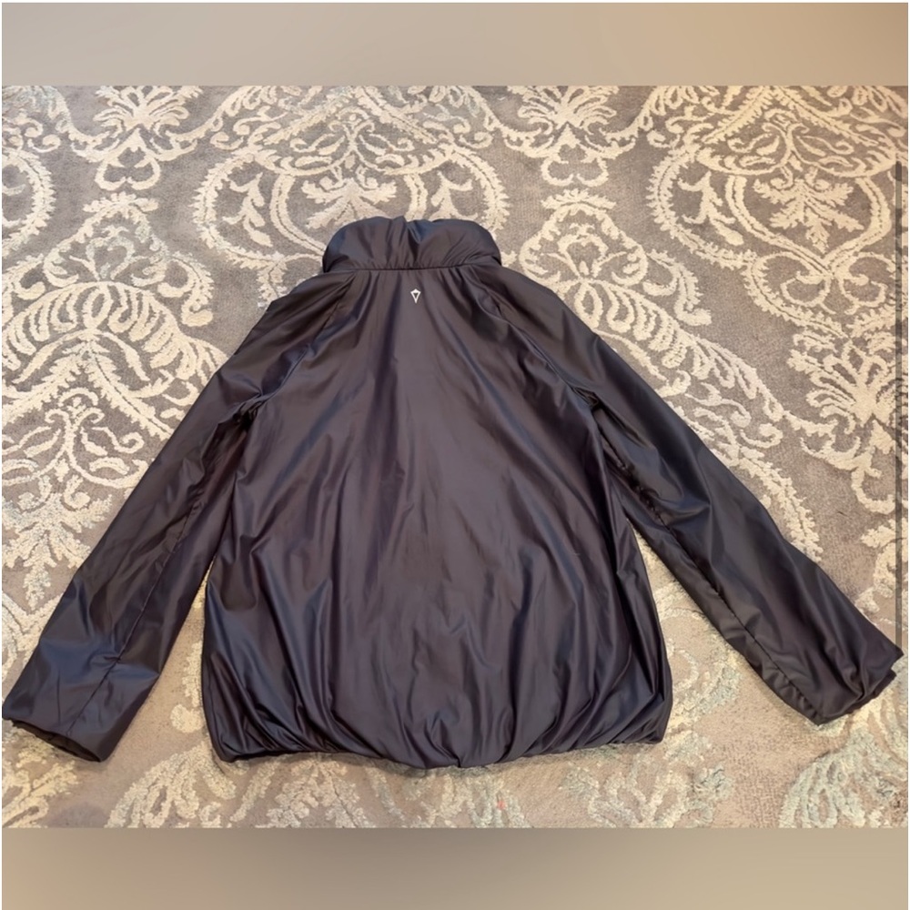 Girls Lululemon Jacket ivivva size 12 - Picture 3 of 7